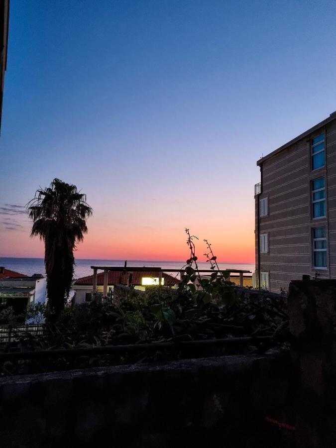 Apartments Rales Sveti Stefan Εξωτερικό φωτογραφία