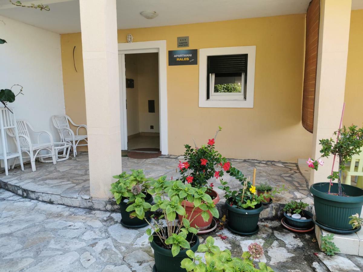 Apartments Rales Sveti Stefan Εξωτερικό φωτογραφία